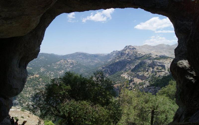 Hotel Ciudad Pozo Alcón Eksteriør billede